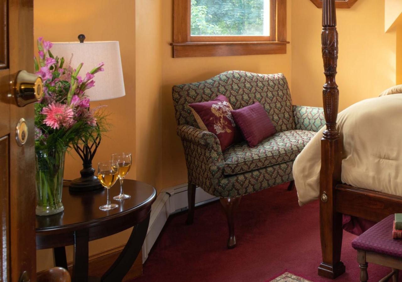 فالماوث Palmer House Inn الغرفة الصورة